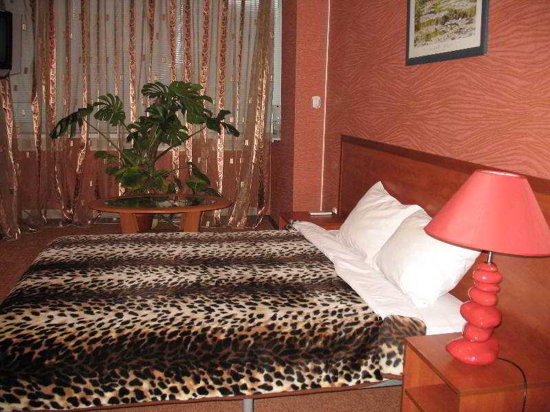 Ukrainian Hotel Service Apartments Kijów Zewnętrze zdjęcie