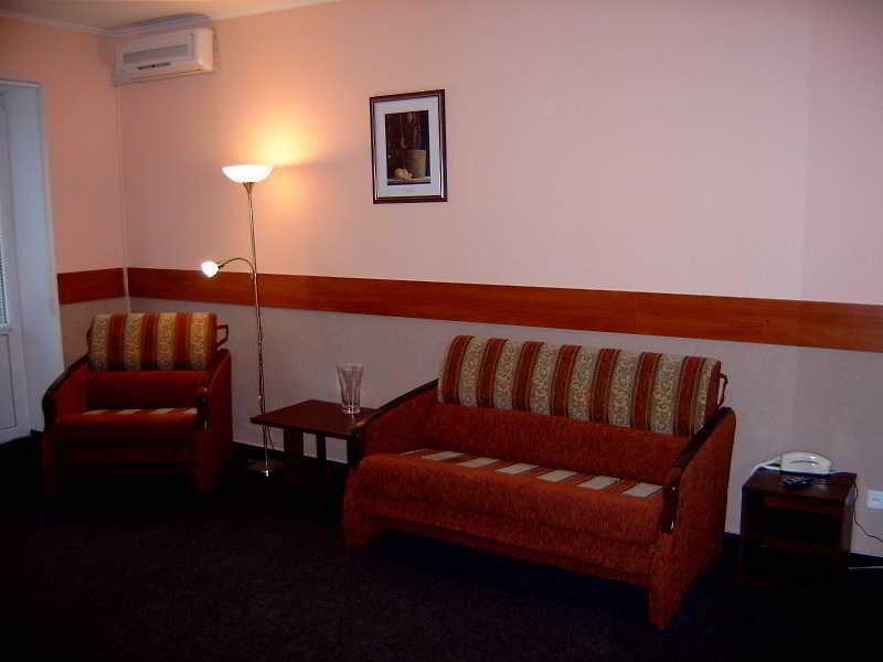 Ukrainian Hotel Service Apartments Kijów Zewnętrze zdjęcie