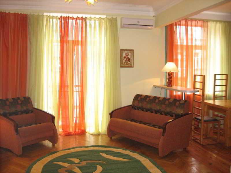 Ukrainian Hotel Service Apartments Kijów Zewnętrze zdjęcie