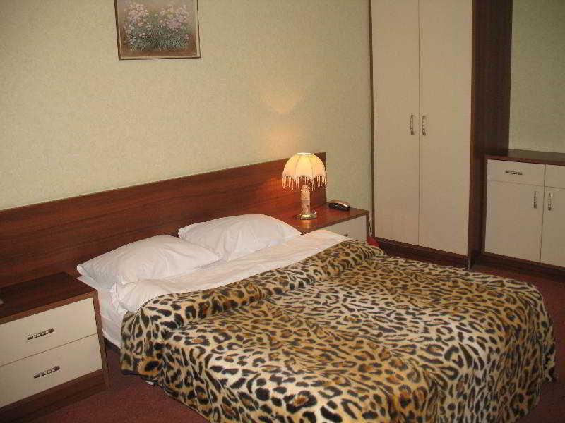 Ukrainian Hotel Service Apartments Kijów Zewnętrze zdjęcie