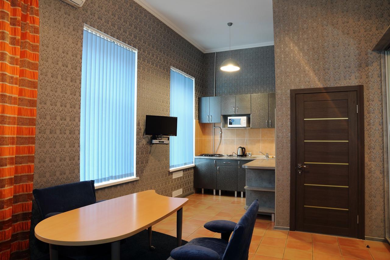 Ukrainian Hotel Service Apartments Kijów Zewnętrze zdjęcie