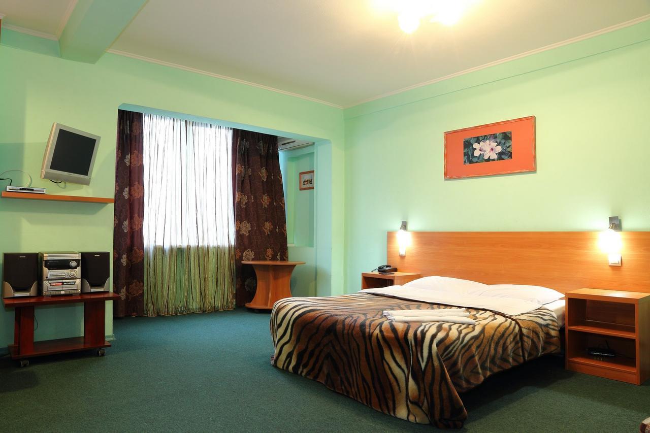 Ukrainian Hotel Service Apartments Kijów Zewnętrze zdjęcie