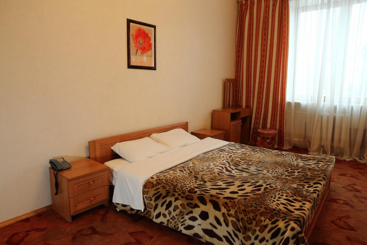 Ukrainian Hotel Service Apartments Kijów Zewnętrze zdjęcie