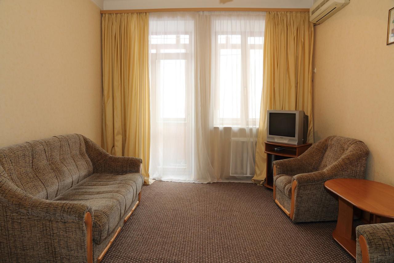 Ukrainian Hotel Service Apartments Kijów Zewnętrze zdjęcie